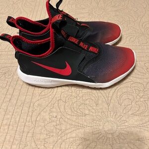 Nike Flex Runner Slip ons Size 6